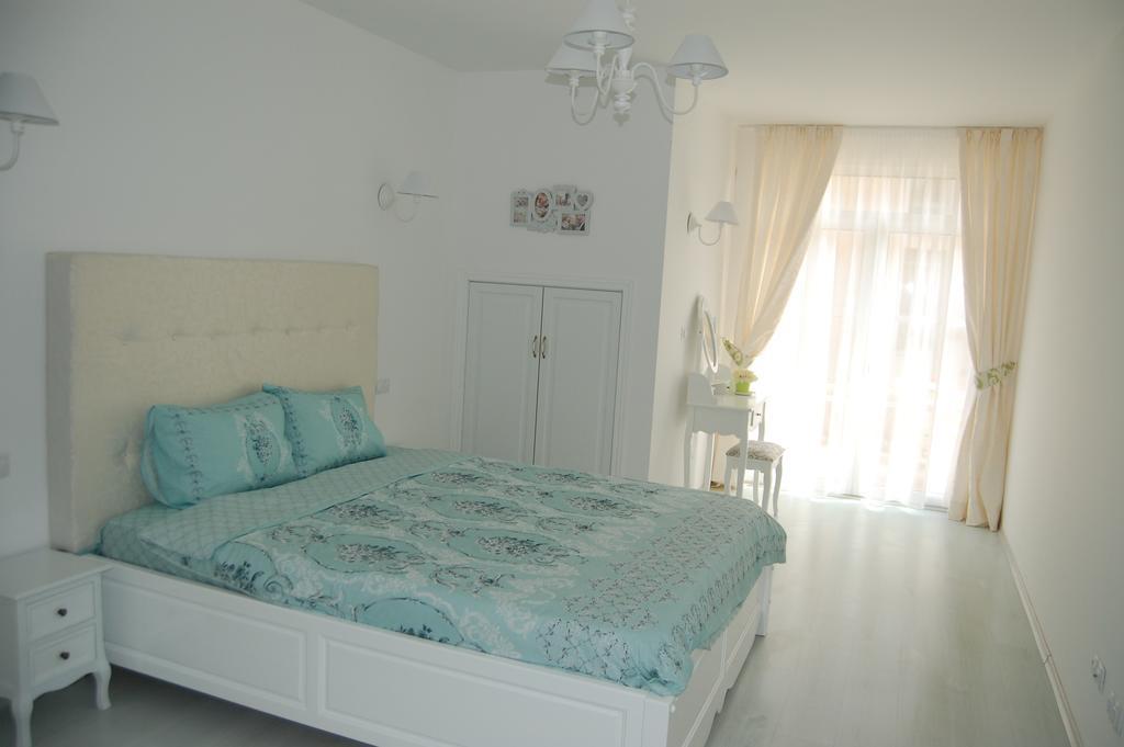 Sanisidro - Flores Garden Apartment Chernomorets Luaran gambar